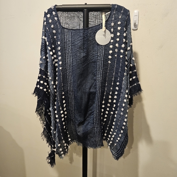 Demdaco NWT Women's Textured Pashima Shawl Poncho, Navy & White, One Size - Picture 2 of 11